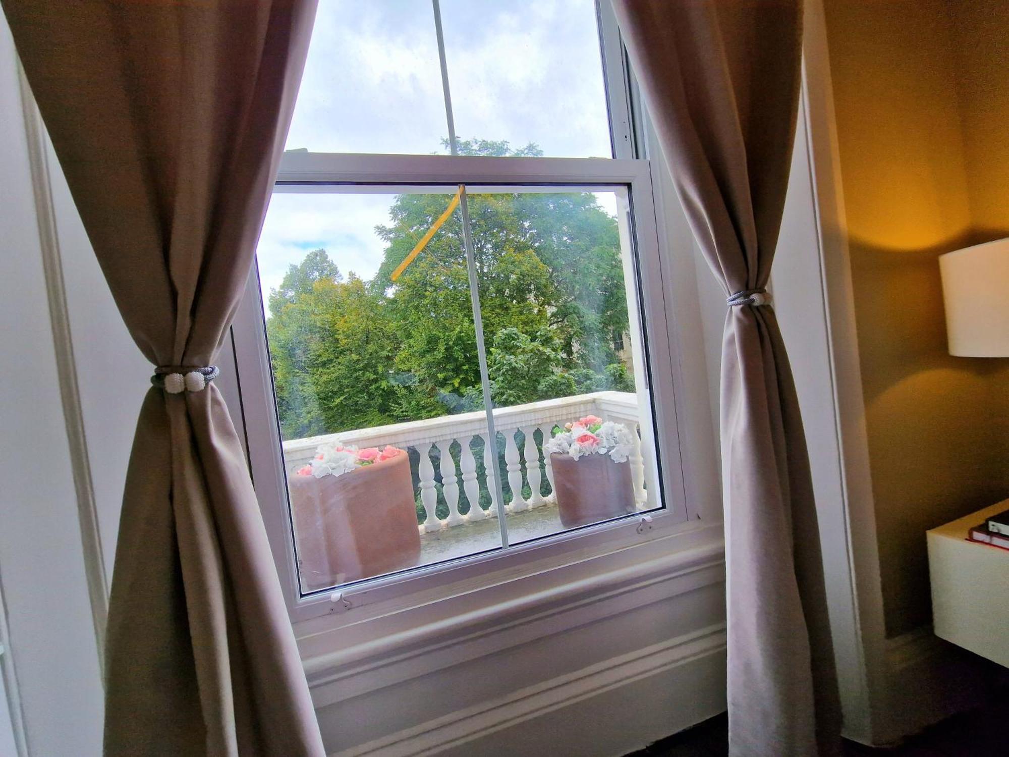 Stylish & Cosy Hyde Park By Tube Metro Stations With Elevator - Lift Apartment *
